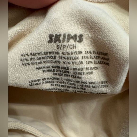 SEAMLESS SCULPT THONG BODYSUIT - Picture 10 of 11